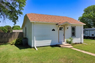 802 Main St, Victoria, KS 67671