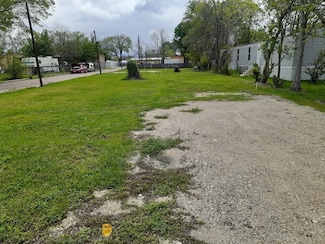 115 Avenue E, Highlands, TX 77562