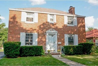 332 S Gladstone Ave, Aurora, IL 60506