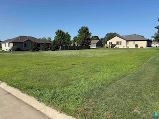 1651 5th Ave SE, Sioux Center, IA 51250