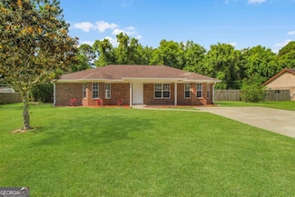 1045 Barley Dr, Hinesville, GA 31313