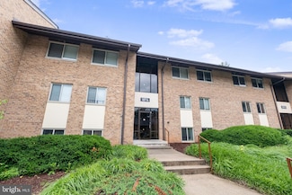 18714 Walkers Choice Rd Unit 2, Montgomery Village, MD 20886