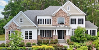 9 Schaffner Ln, Dover, MA 02030