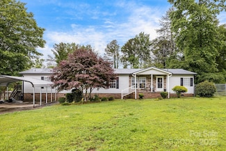 553 New Hope Rd, Rutherfordton, NC 28139
