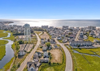 73 Church St, Hampton, NH 03842