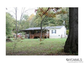50 Nightcastle Ln, Hendersonville, NC 28792