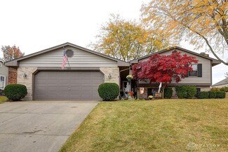 1822 Robinhood Dr, Miamisburg, OH 45342