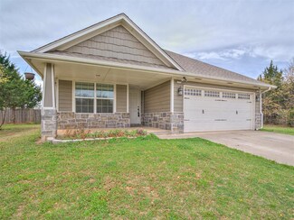 9225 Prairie Dog Dr, Edmond, OK 73034