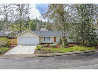 2540 Windsor Cir E, Eugene, OR 97405