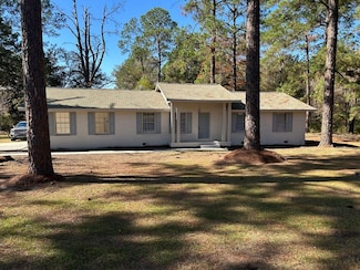 4104 London Ln, Tifton, GA 31793