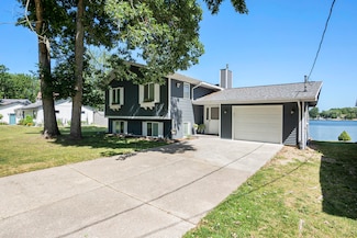 10520 Maple Crossing, Stanwood, MI 49346