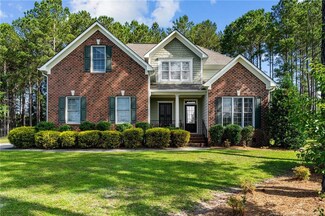 105 Rolling Pines Dr, Spring Lake, NC 28390