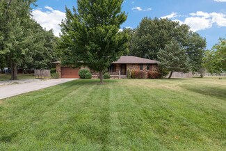 242 Lundh Blvd, Marshfield, MO 65706