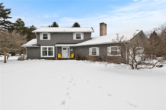 100 Drumlin View Dr, Mendon, NY 14506