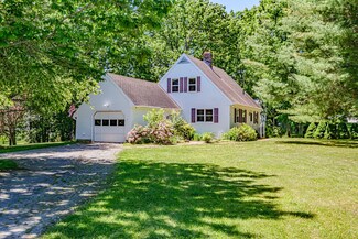 12 Pen Bay Ave, Rockland, ME 04841