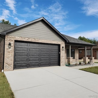 1833 Carrington Way, Swansea, IL 62226