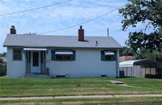 1217 S 9th St, Mattoon, IL 61938
