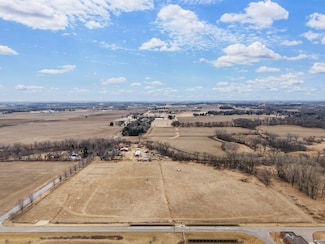21 Ac Bailey Rd, Sun Prairie, WI 53590