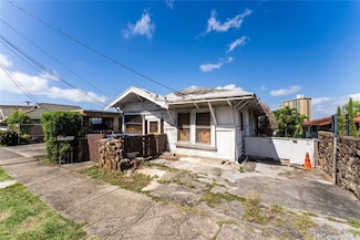1622 Lusitana St, Honolulu, HI 96813