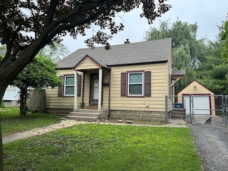 490 Country Club Dr, Kankakee, IL 60901