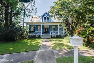 1066 Conley Cir, Ocean Springs, MS 39564