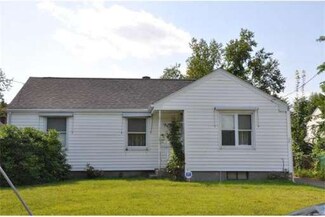 32 W Bay Path Terrace, Springfield, MA 01109