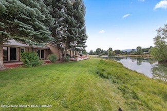 1655 W Big Trail Dr Unit 303, Jackson, WY 83001