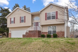 152 Saint Clair Dr, Fairview Heights, IL 62208