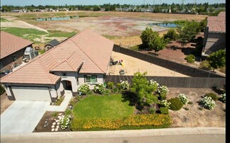 5435 N San Simone Dr, Fresno, CA 93722