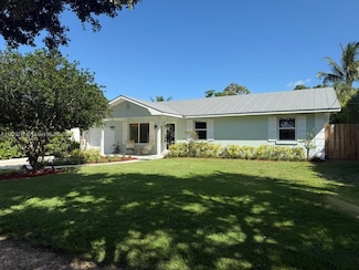 8994 SE Colony St, Hobe Sound, FL 33455