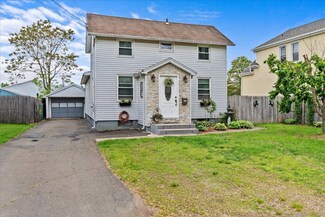 54 Park St, Wallingford, CT 06492