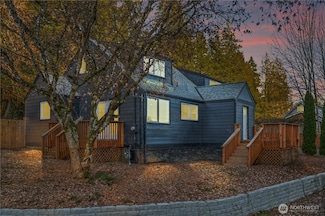 1972 Deville Dr NW, Bremerton, WA 98312