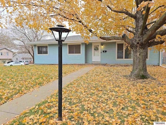 6155 Ogden St, Omaha, NE 68104