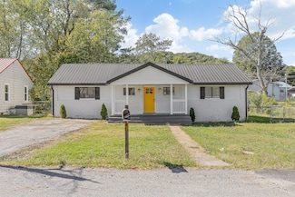 1539 Myrt St, Rossville, GA 30741