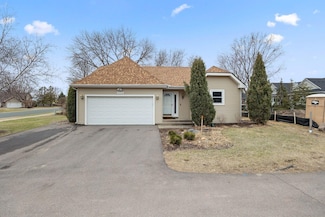 10326 Lee Dr, Eden Prairie, MN 55347