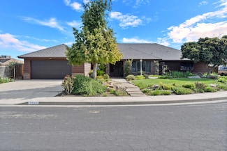 2563 Spruce Ct, Hanford, CA 93230