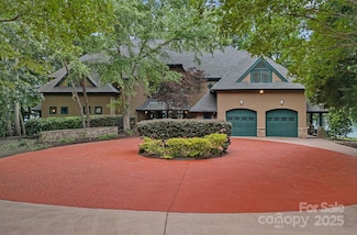 145 Hunters Pointe Ln, Mooresville, NC 28117