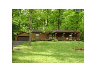 9290 Lakewood Dr NE, Mineral City, OH 44656