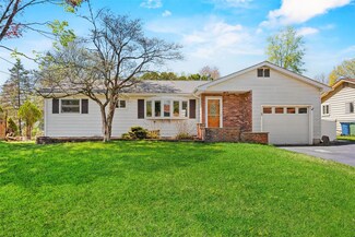 15 Standish Ave, Middletown, NY 10940