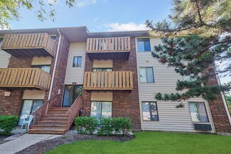720 Prescott Dr Unit 111, Roselle, IL 60172