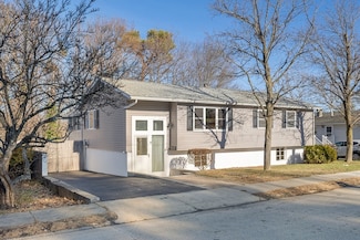 9 Joan Rd, Hyde Park, MA 02136
