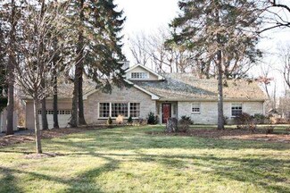 2124 Thorntree Ln, Palatine, IL 60067