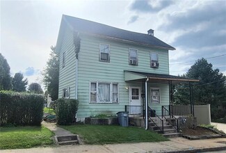 216 S 2nd St, Emmaus, PA 18049