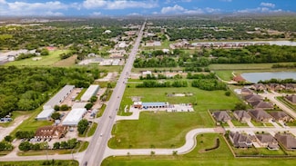 6909 W Broadway St, Brookside Vl, TX 77581