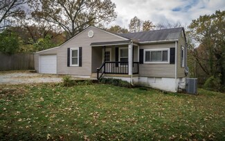 9 Virginia Ave, Rossville, GA 30741
