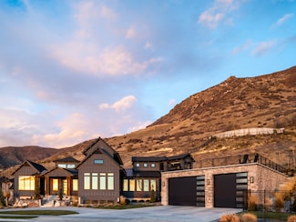 202 N Flag Rock Dr, Farmington, UT 84025