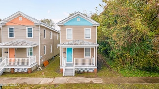 857 Pasteur St, New Bern, NC 28560