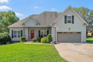 710 Valencia Dr, Clarksville, TN 37043