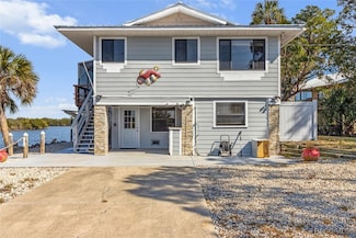 605 N Lake Cir, Crystal River, FL 34429