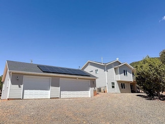 425 E Mule Deer Rd, Central, UT 84722